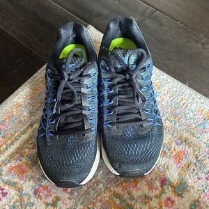 Nike Zoom Pegasus 32 Athletic Sneakers